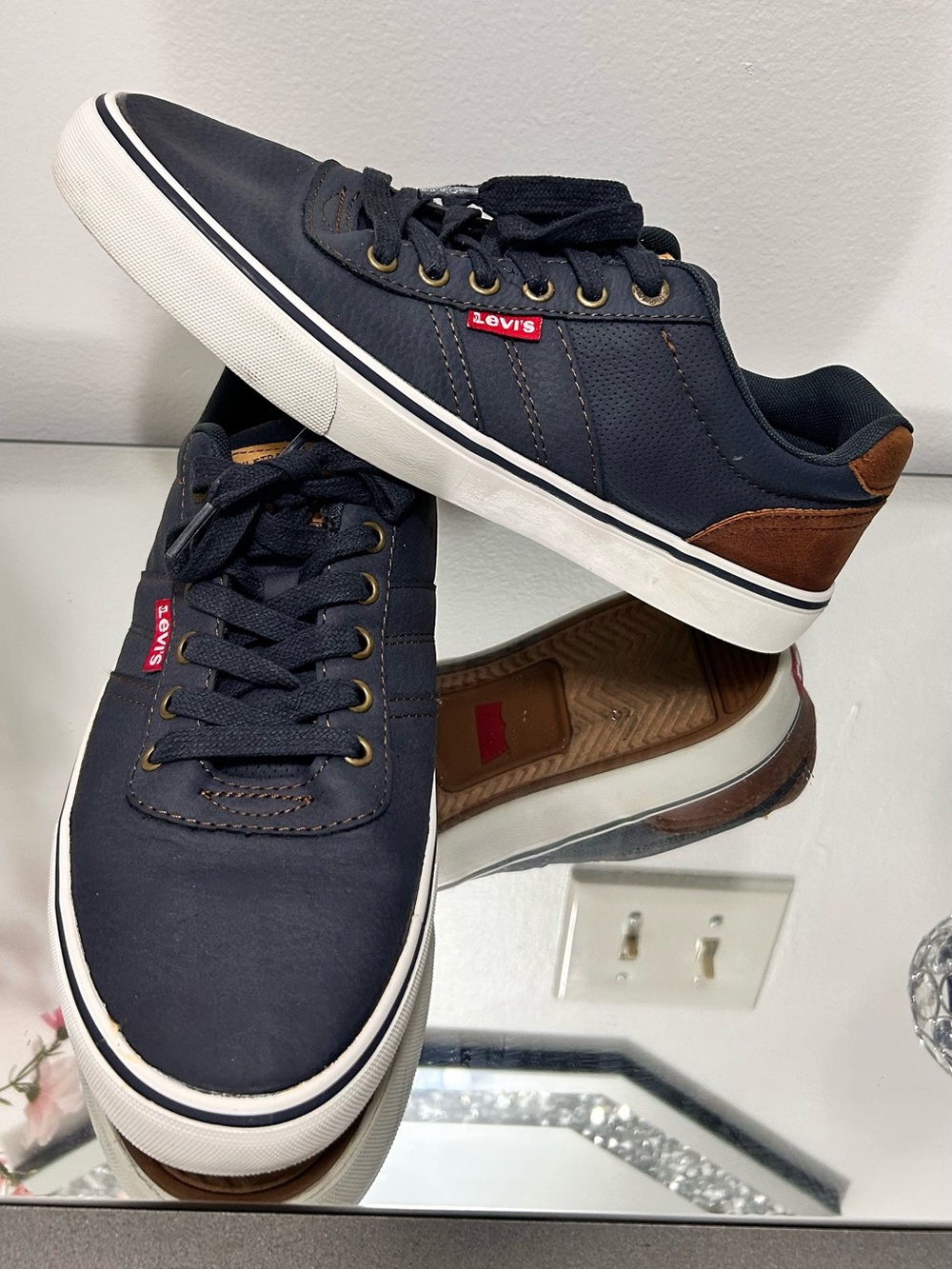Levi’s Miles Tumbled WX Men’s 9 Navy Brown Casual Skate Sneakers
